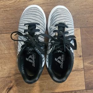 Bravo  youth soccer cleats